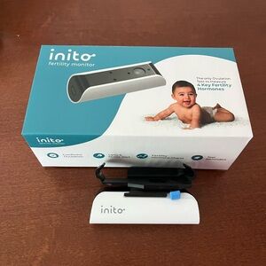 Inito Fertility Monitor with iPhone 13 Clip